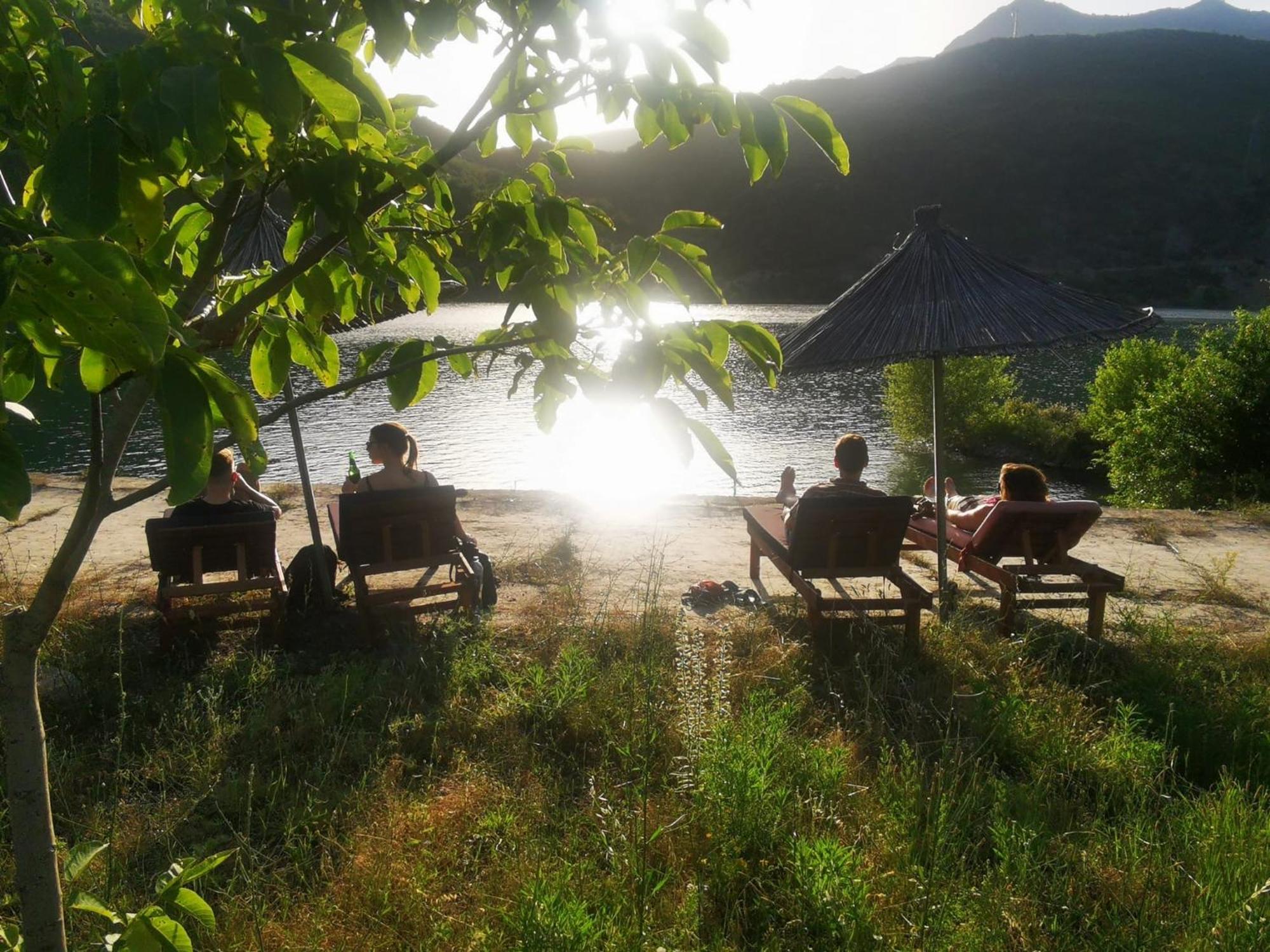 Agroturizem Hotel Vila Franceze Koman 外观 照片