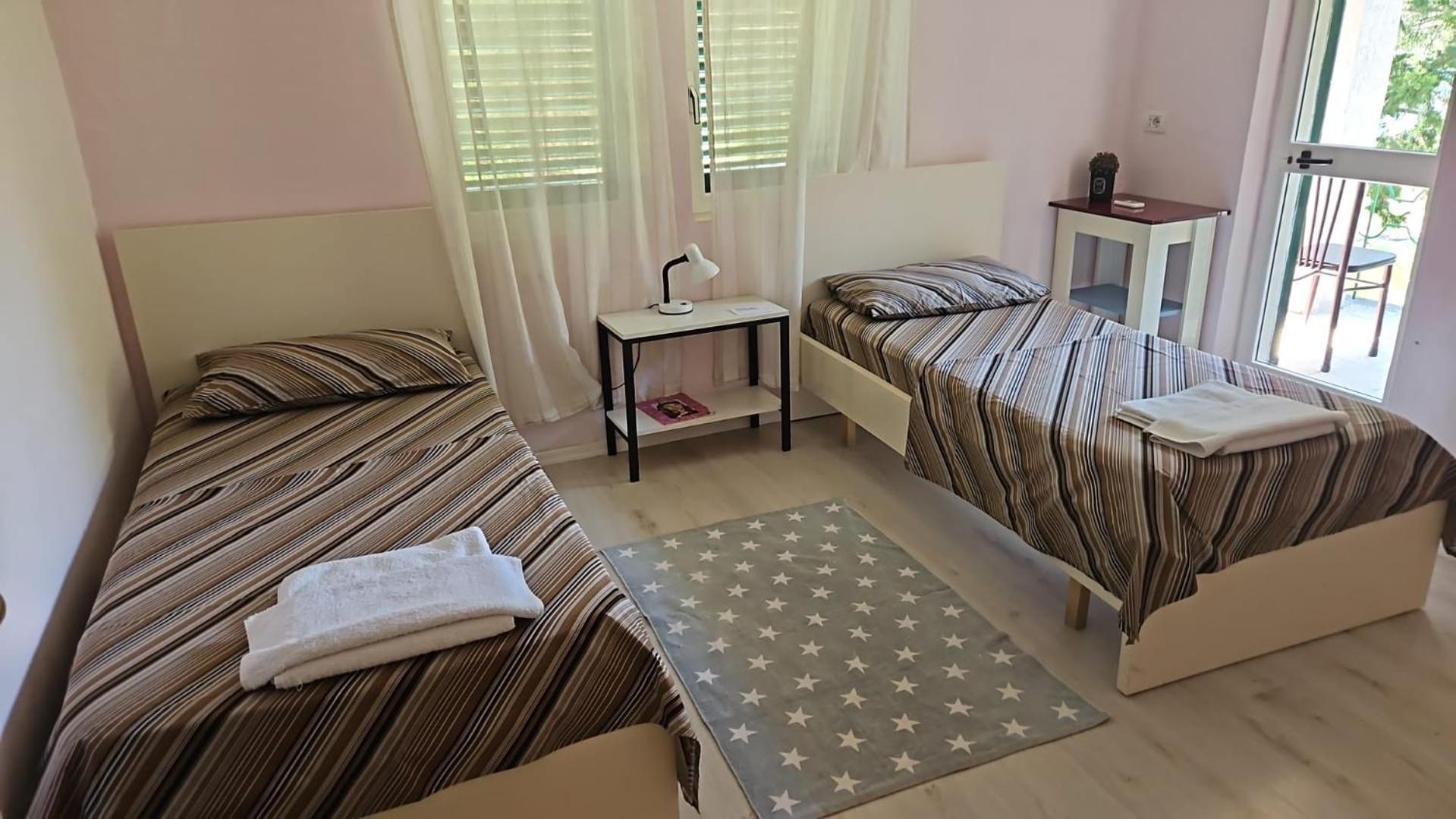 Agroturizem Hotel Vila Franceze Koman 外观 照片