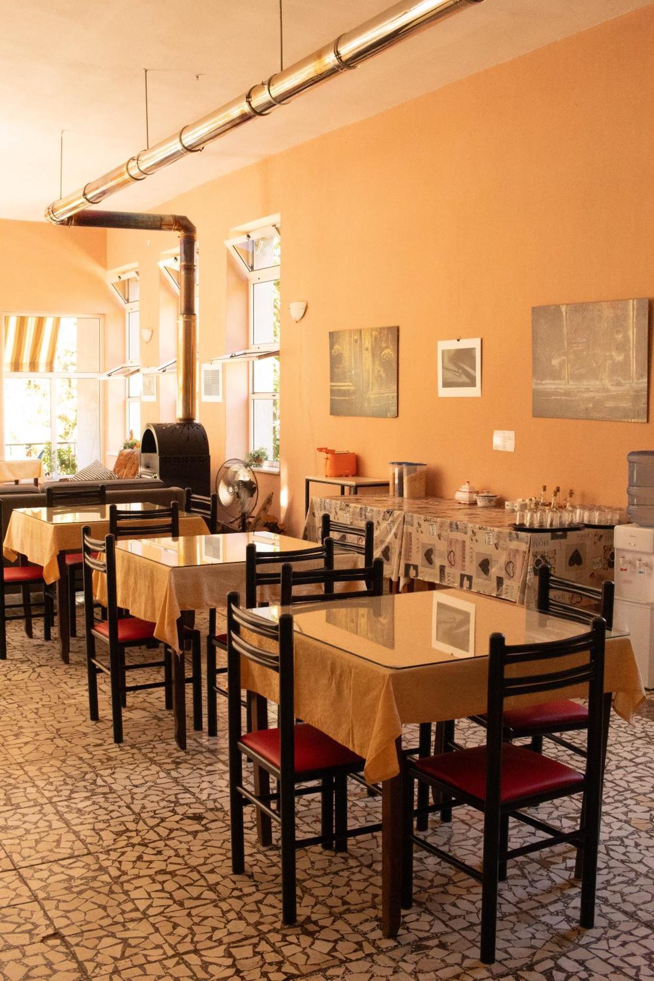 Agroturizem Hotel Vila Franceze Koman 外观 照片